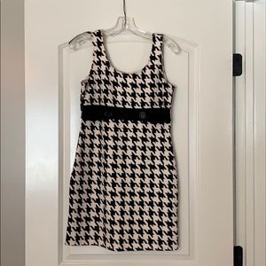 Houndstooth dress size L (fits like s)